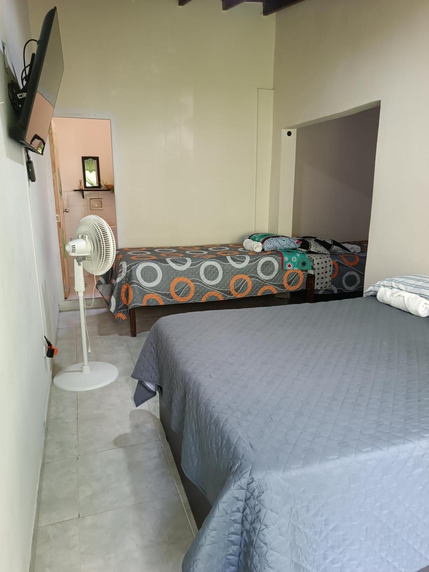 Pa Pasiar Hostal Medellín Pokoj fotografie