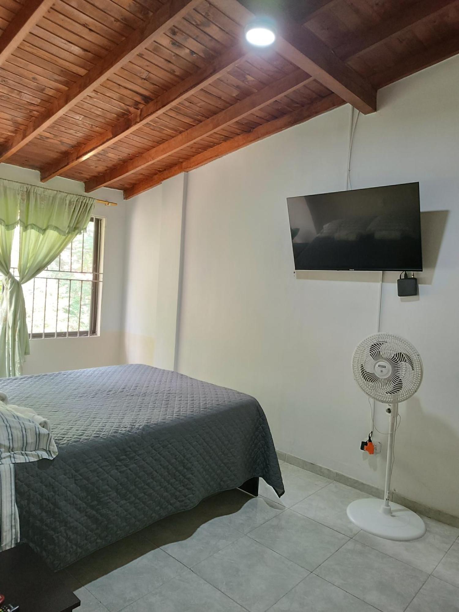 Pa Pasiar Hostal Medellín Pokoj fotografie